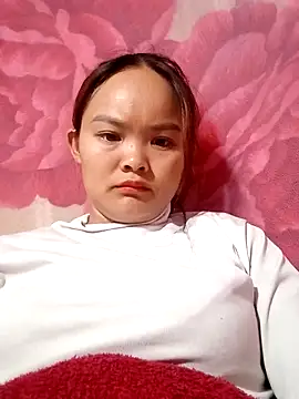 Snapshot of Luminana chatting on May 1, 12:48 am Luminana online show from May 1, 12:48 am