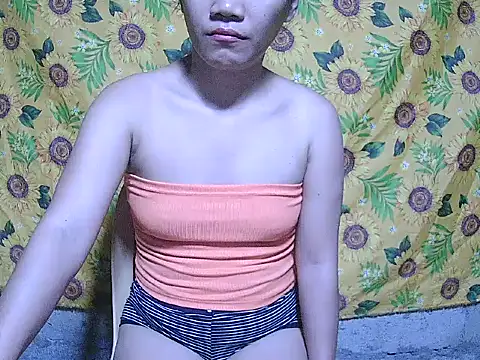 Snapshot of SweetHotBabe18 chatting on July 24, 10:08 pm SweetHotBabe18 online show from July 24, 10:08 pm