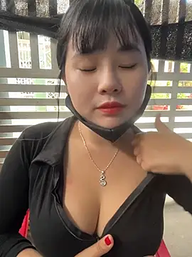 Snapshot of Lewd_couple chatting on May 7, 5:57 am Lewd couple online show from May 7, 5:57 am