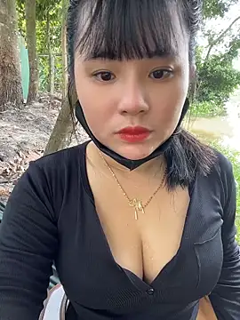 Snapshot of Lewd_couple chatting on May 23, 4:07 am Lewd couple online show from May 23, 4:07 am