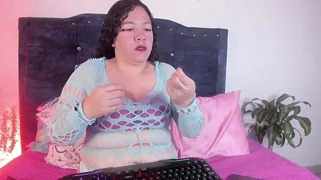 Snapshot of sexy_diablaa chatting on February 23, 1:19 pm sexy diablaa online show from February 23, 1:19 pm