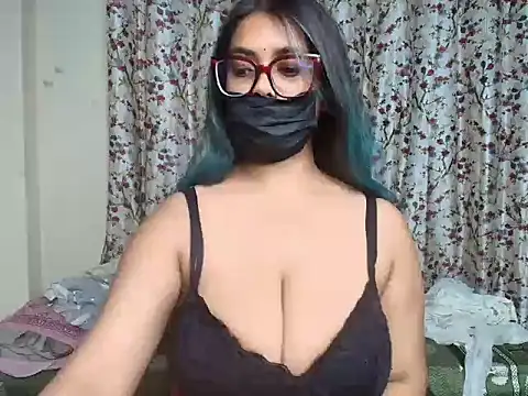 Snapshot of Bold-camlin chatting on June 25, 6:51 am Bold-camlin online show from June 25, 6:51 am
