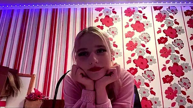 MiaBerlateen online show from February 11, 3:06 pm