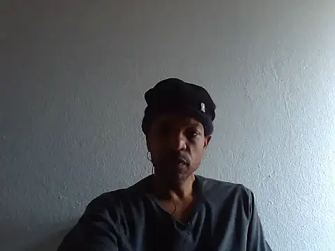 Snapshot of lavelle26 chatting on February 12, 10:21 am lavelle26 online show from February 12, 10:21 am