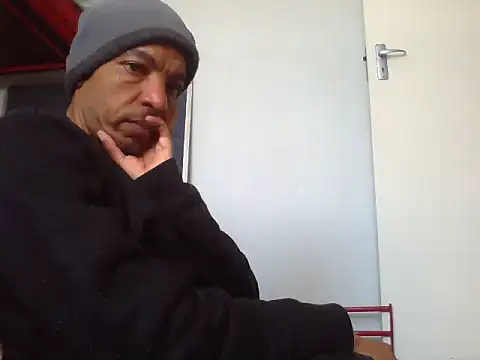 Snapshot of lavelle26 chatting on May 16, 10:47 am lavelle26 online show from May 16, 10:47 am