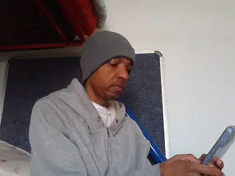 Snapshot of lavelle26 chatting on May 18, 2:12 pm lavelle26 online show from May 18, 2:12 pm