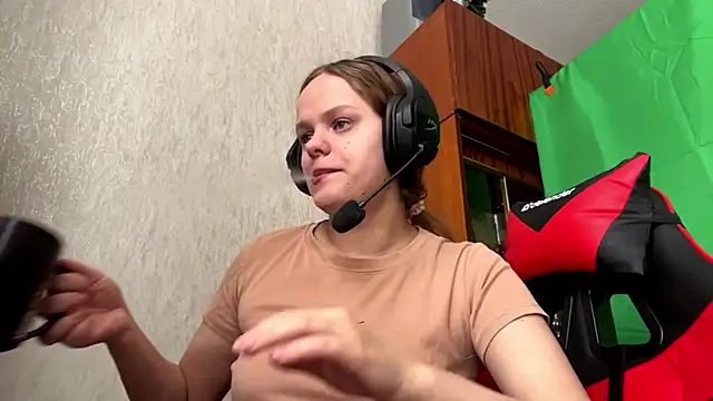 Snapshot of PurrfectPlay chatting on March 3, 10:32 am PurrfectPlay online show from March 3, 10:32 am