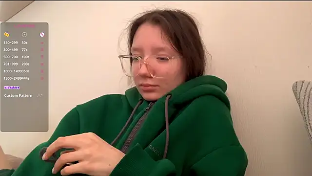 Snapshot of LakendraNoren chatting on February 13, 7:15 am LakendraNoren online show from February 13, 7:15 am