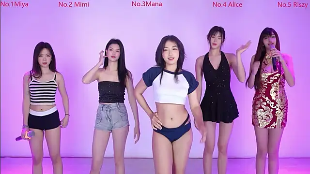 Snapshot of Velvet-girl chatting on February 15, 10:25 am Velvet-girl online show from February 15, 10:25 am