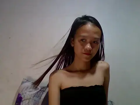 Yourlilpinayy online show from March 26, 1:22 am