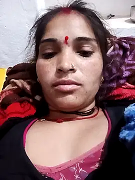 Snapshot of Komal4050 chatting on February 14, 12:18 am Komal4050 online show from February 14, 12:18 am