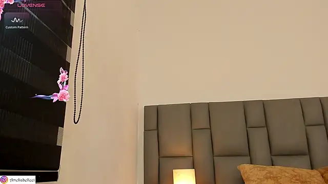 Amelie Belle  online show from March 26, 1:17 pm