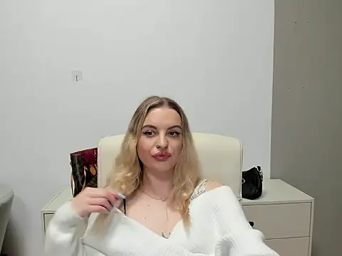 Snapshot of BlankaXCute chatting on February 10, 3:05 pm BlankaXCute online show from February 10, 3:05 pm