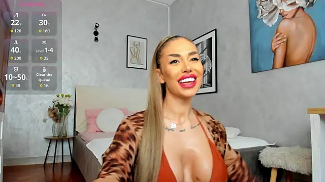 Snapshot of ElinaMoon_ chatting on May 28, 6:43 am ElinaMoon online show from May 28, 6:43 am