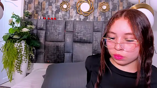 MiiaTauro online show from March 25, 2:12 pm