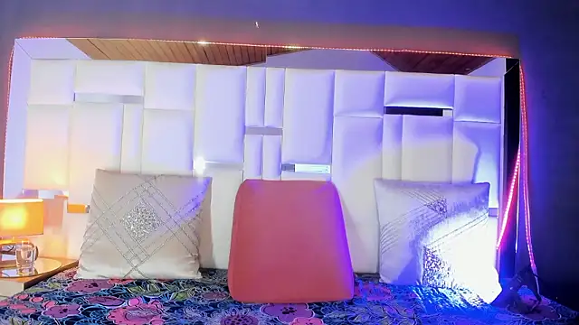 Snapshot of HilarySolis chatting on February 23, 4:04 pm HilarySolis online show from February 23, 4:04 pm