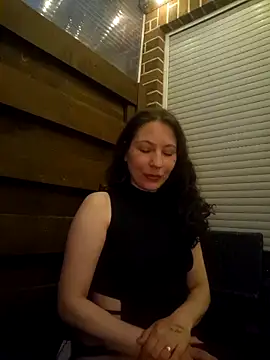 Snapshot of Lolahottele chatting on June 6, 8:24 pm Lolahottele online show from June 6, 8:24 pm