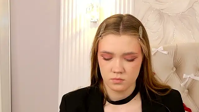 StacyHicks online show from February 8, 3:26 pm