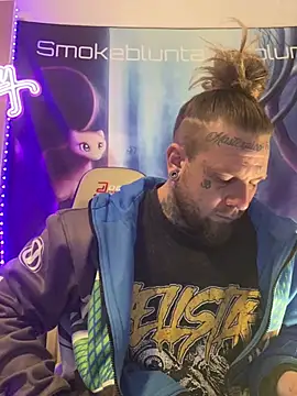 Smokebluntafterblunt online show from April 2, 8:45 am