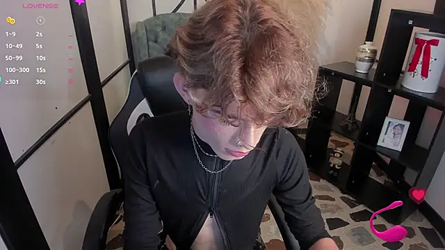 Snapshot of AngelDoll_1 chatting on February 6, 7:28 pm AngelDoll 1 online show from February 6, 7:28 pm