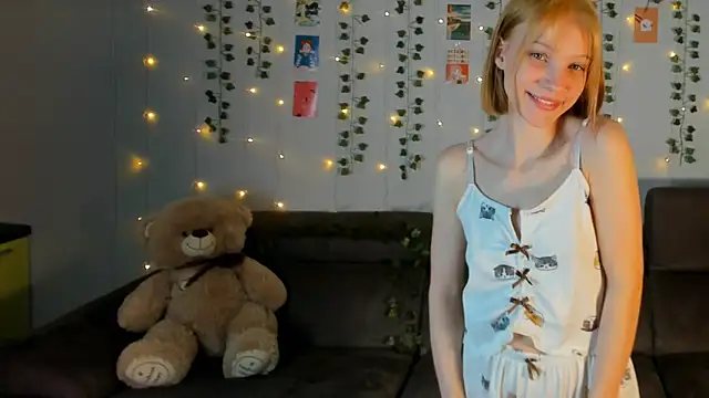 Kiracute18 online show from March 21, 7:06 pm