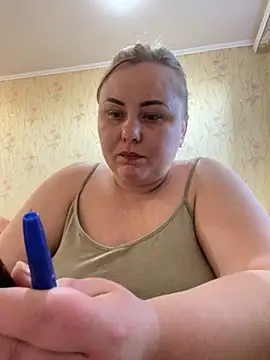 Snapshot of Mommy-girl-Lola chatting on March 1, 2:30 pm Mommy-girl-Lola online show from March 1, 2:30 pm