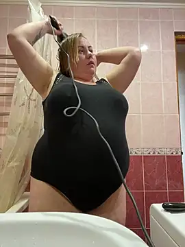 Snapshot of Mommy-girl-Lola chatting on March 2, 10:00 am Mommy-girl-Lola online show from March 2, 10:00 am