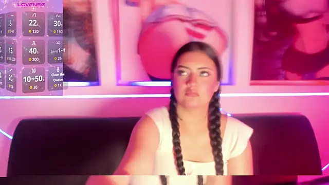 JoycePierce online show from March 3, 12:33 pm