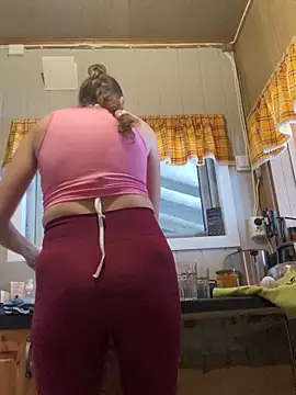 Snapshot of Midnight_Munch chatting on February 25, 8:35 am Midnight Munch online show from February 25, 8:35 am