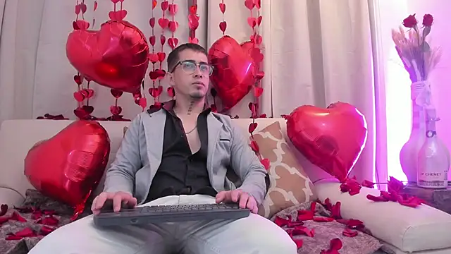 Snapshot of Tommas_Jhonson chatting on February 14, 3:47 am Tommas Jhonson online show from February 14, 3:47 am