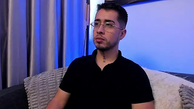 Snapshot of Tommas_Jhonson chatting on July 5, 12:34 pm Tommas Jhonson online show from July 5, 12:34 pm
