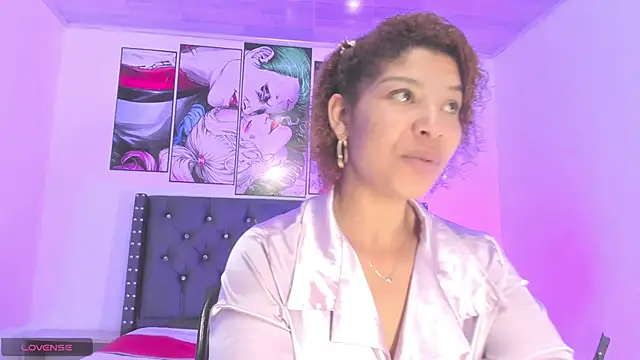 Snapshot of Shantall-blue chatting on February 26, 4:00 am Shantall-blue online show from February 26, 4:00 am