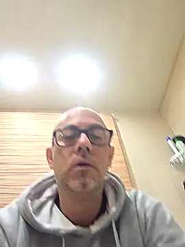 pareja47 online show from February 21, 6:42 pm