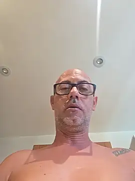 Snapshot of pareja47 chatting on July 5, 1:51 pm pareja47 online show from July 5, 1:51 pm