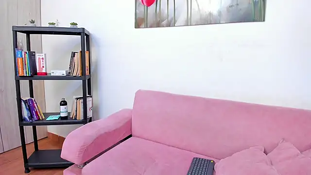 Snapshot of Kitty_f00x chatting on June 11, 7:23 pm Kitty f00x online show from June 11, 7:23 pm