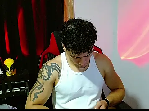 Snapshot of Logan0626 chatting on February 21, 12:33 am Logan0626 online show from February 21, 12:33 am