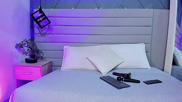 Cataleya marinn online show from March 21, 7:06 pm