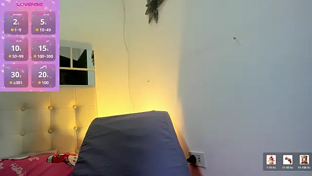 Snapshot of MiaEvans0 chatting on May 16, 7:12 pm MiaEvans0 online show from May 16, 7:12 pm