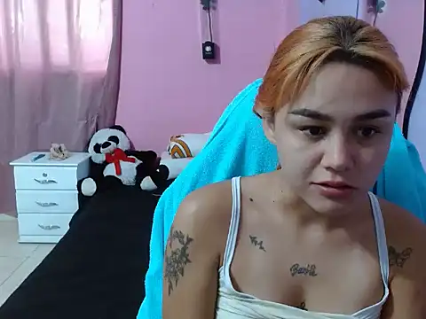 Snapshot of Cute-rouss chatting on February 13, 7:10 pm Cute-rouss online show from February 13, 7:10 pm