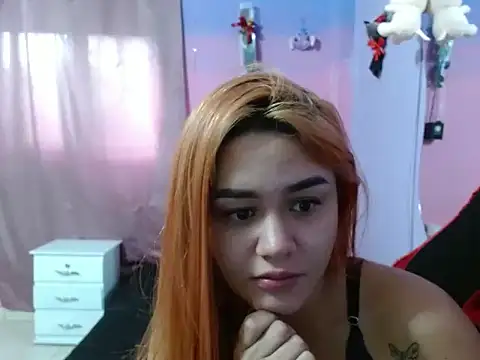 Snapshot of Cute-rouss chatting on February 18, 8:49 pm Cute-rouss online show from February 18, 8:49 pm