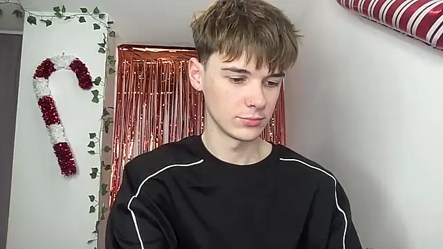 Snapshot of YourMilkyGuy chatting on February 10, 4:22 pm YourMilkyGuy online show from February 10, 4:22 pm