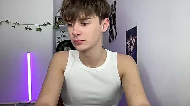 Snapshot of YourMilkyGuy chatting on April 30, 6:25 pm YourMilkyGuy online show from April 30, 6:25 pm