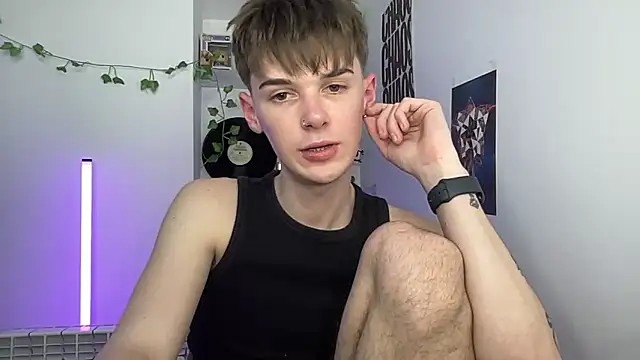 Snapshot of YourMilkyGuy chatting on May 11, 4:04 pm YourMilkyGuy online show from May 11, 4:04 pm