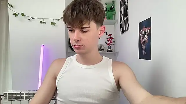 Snapshot of YourMilkyGuy chatting on May 19, 12:00 pm YourMilkyGuy online show from May 19, 12:00 pm