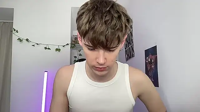 Snapshot of YourMilkyGuy chatting on June 3, 1:36 pm YourMilkyGuy online show from June 3, 1:36 pm