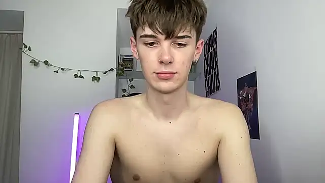 Snapshot of YourMilkyGuy chatting on June 3, 2:33 pm YourMilkyGuy online show from June 3, 2:33 pm
