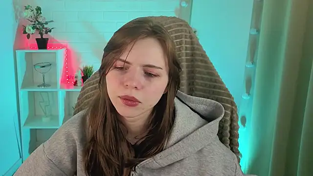 LesleySky online show from March 4, 5:02 am