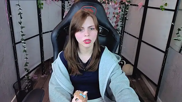 LesleySky online show from March 5, 8:38 pm