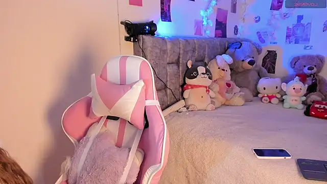 Iam Emiily  online show from April 20, 1:41 am