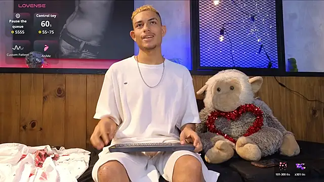 ItsZairen online show from February 15, 4:53 am